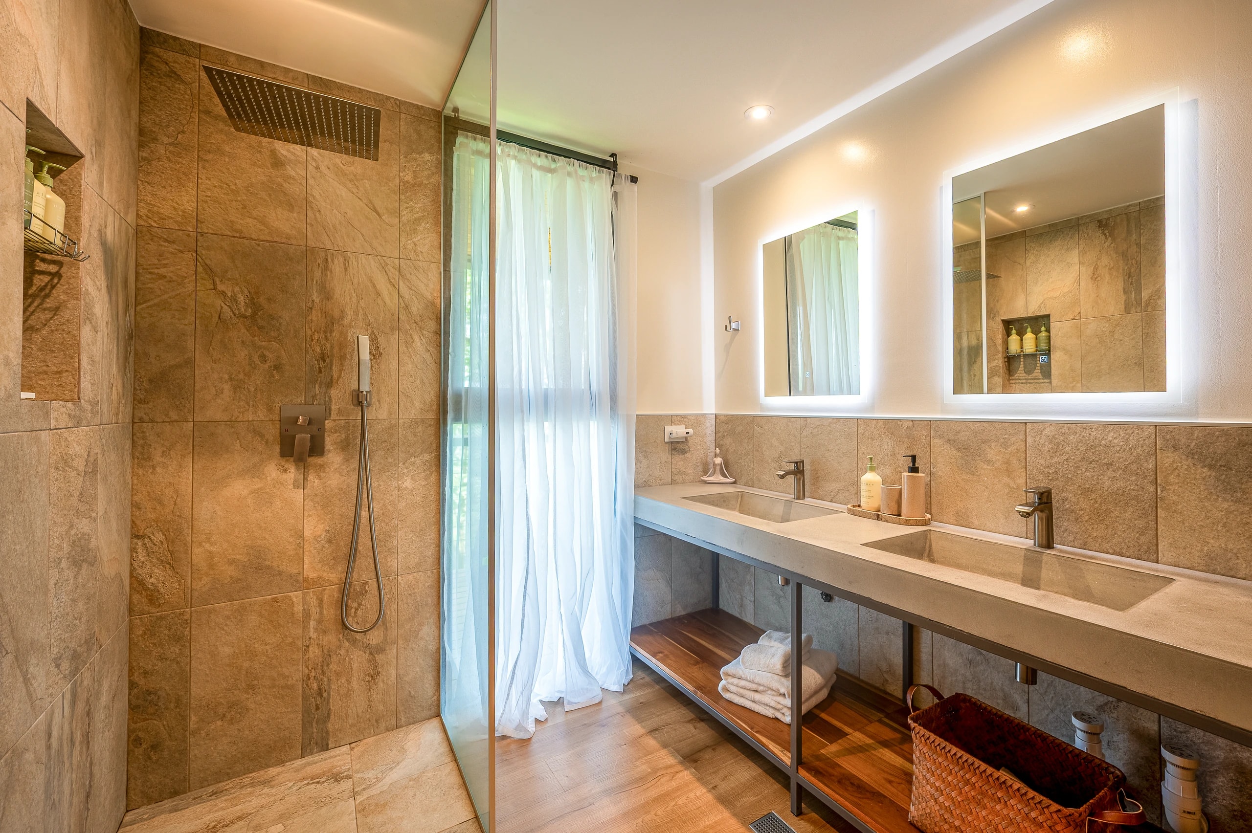 Casa Maitri bathroom
